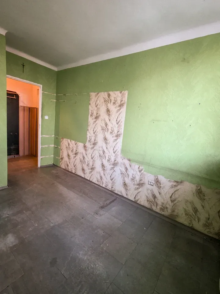 Trzypokojowe mieszkanie z balkonem w Będzinie - do remontu